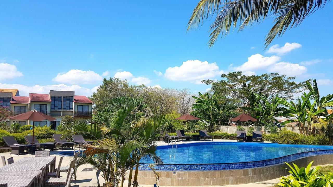 Luwansa Beach Hotel 라부안 바조 외부 사진